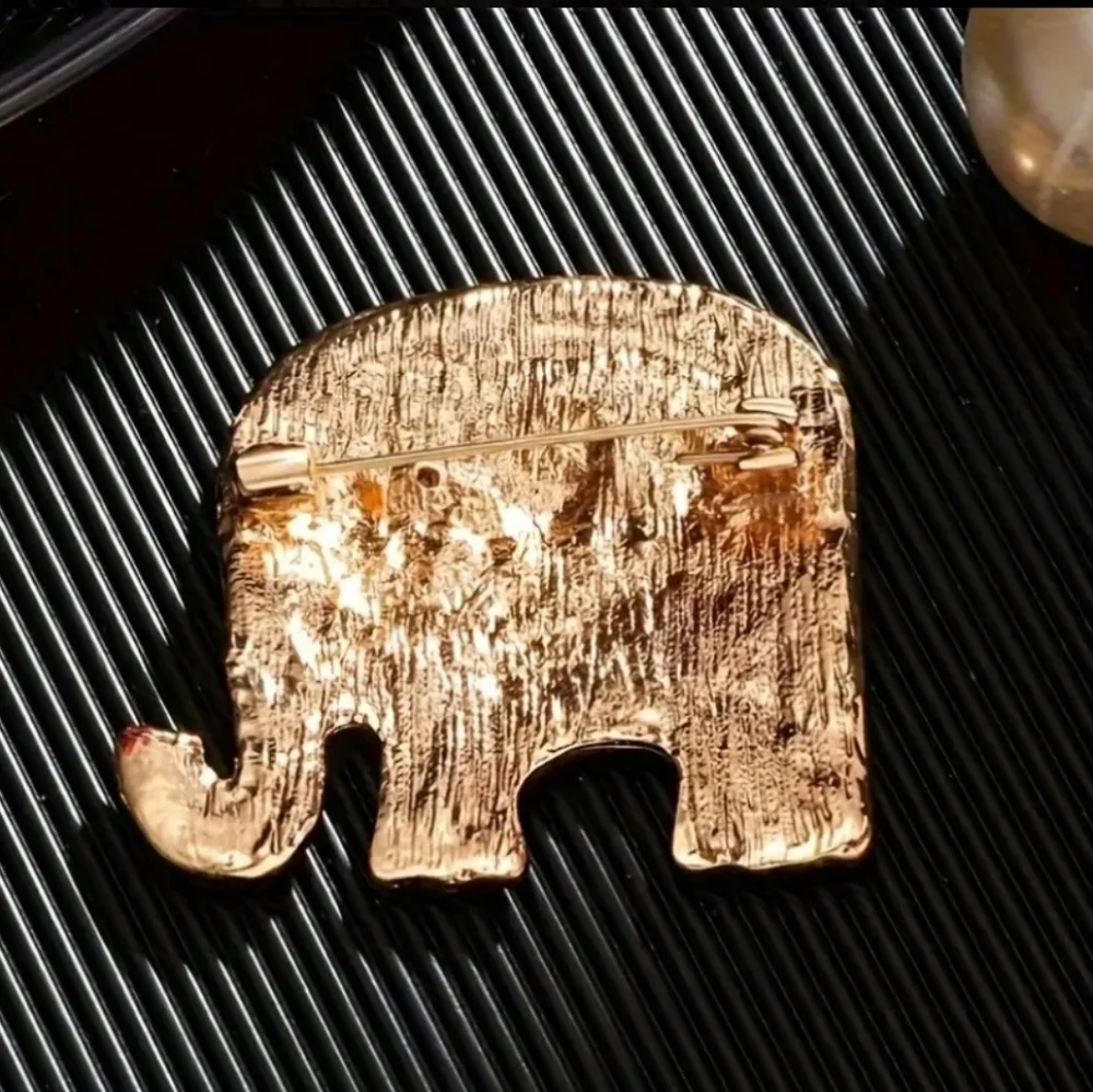 Vintage Elephant Brooch Rhinestone